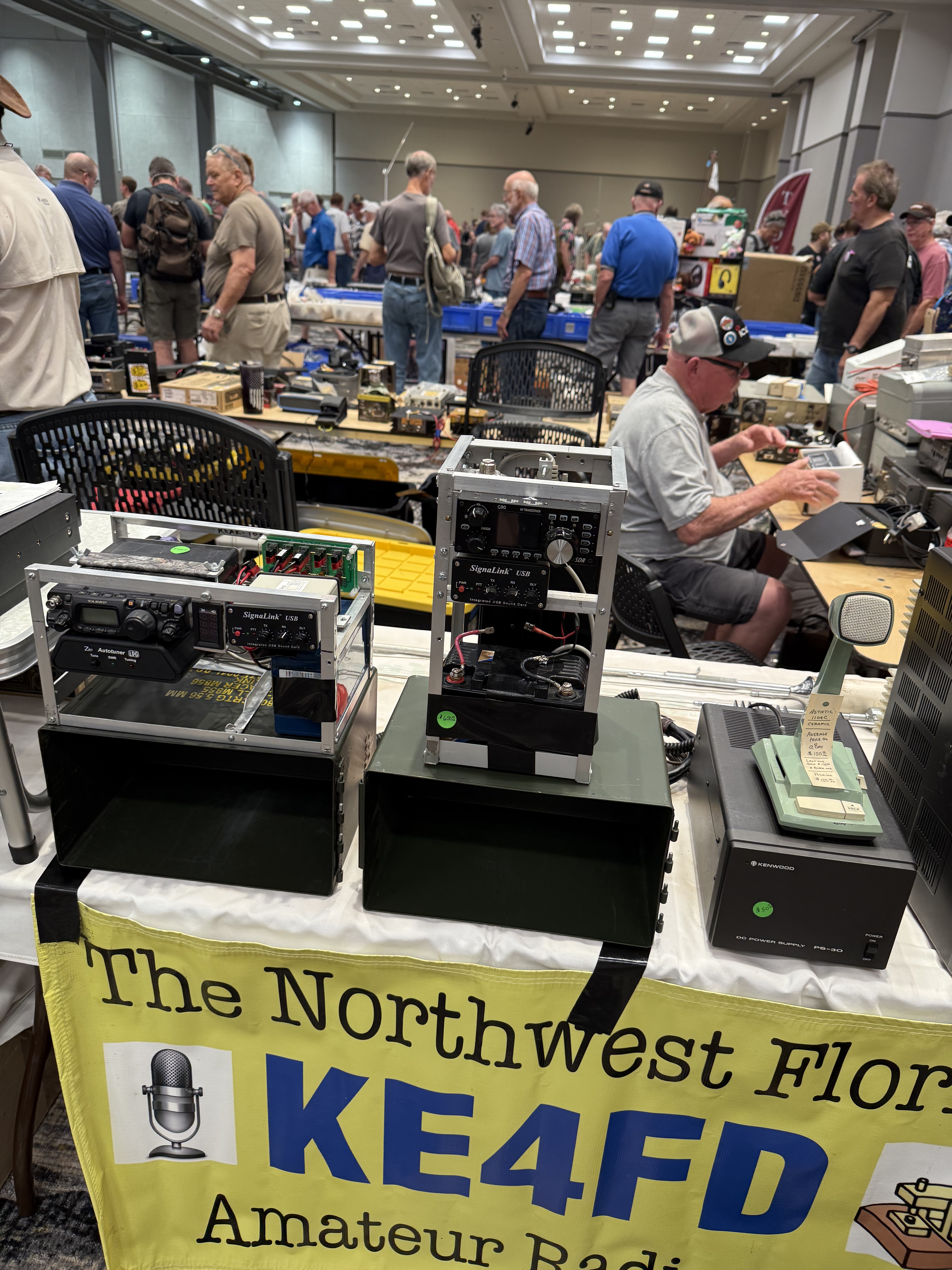 More vendors at the Hamfest